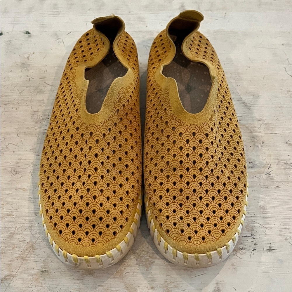 Ilse Jacobsen Tulip slip-on shoes in golden rod | size 7.5
